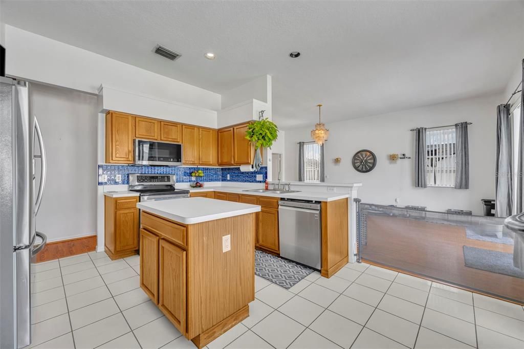 На продажу: $779,900 (5 спален, 4 ванн, 3528 Квадратных фут)