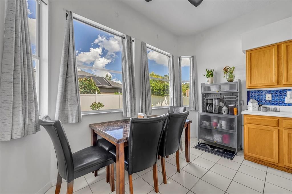 На продажу: $779,900 (5 спален, 4 ванн, 3528 Квадратных фут)