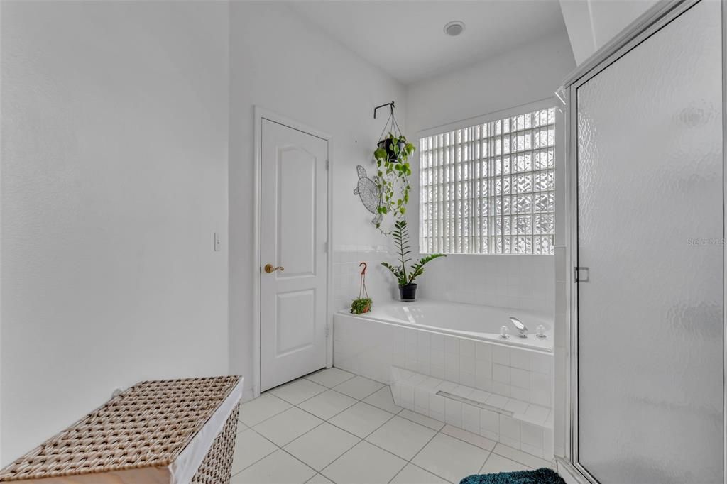 На продажу: $779,900 (5 спален, 4 ванн, 3528 Квадратных фут)