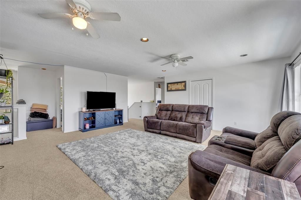 На продажу: $779,900 (5 спален, 4 ванн, 3528 Квадратных фут)