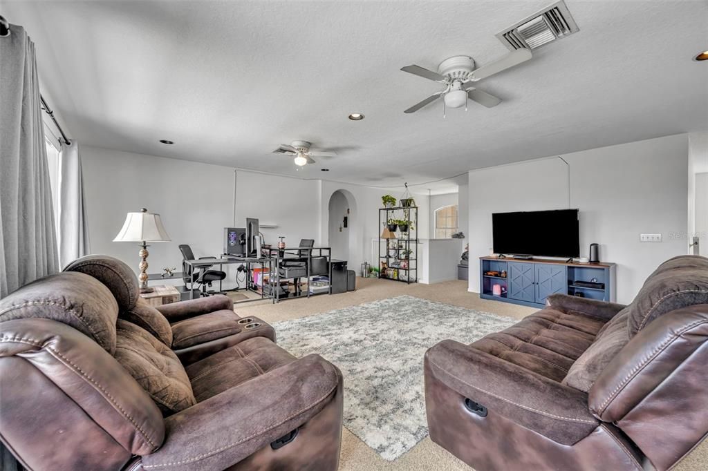 На продажу: $779,900 (5 спален, 4 ванн, 3528 Квадратных фут)