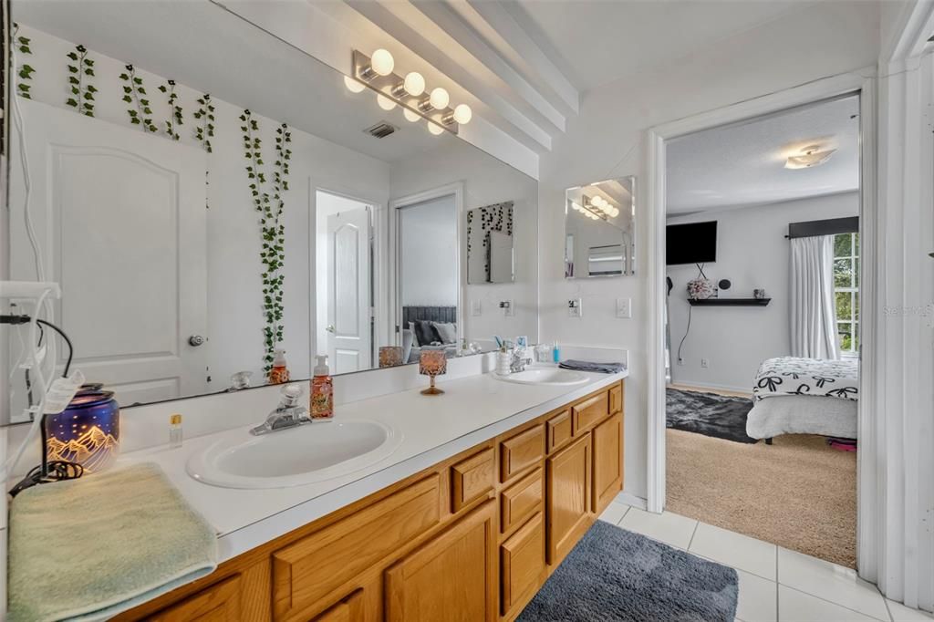 На продажу: $779,900 (5 спален, 4 ванн, 3528 Квадратных фут)