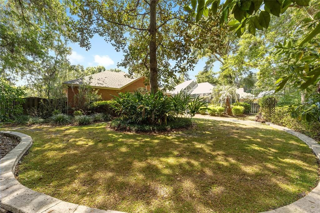 Activo con contrato: $739,000 (4 camas, 3 baños, 3037 Pies cuadrados)