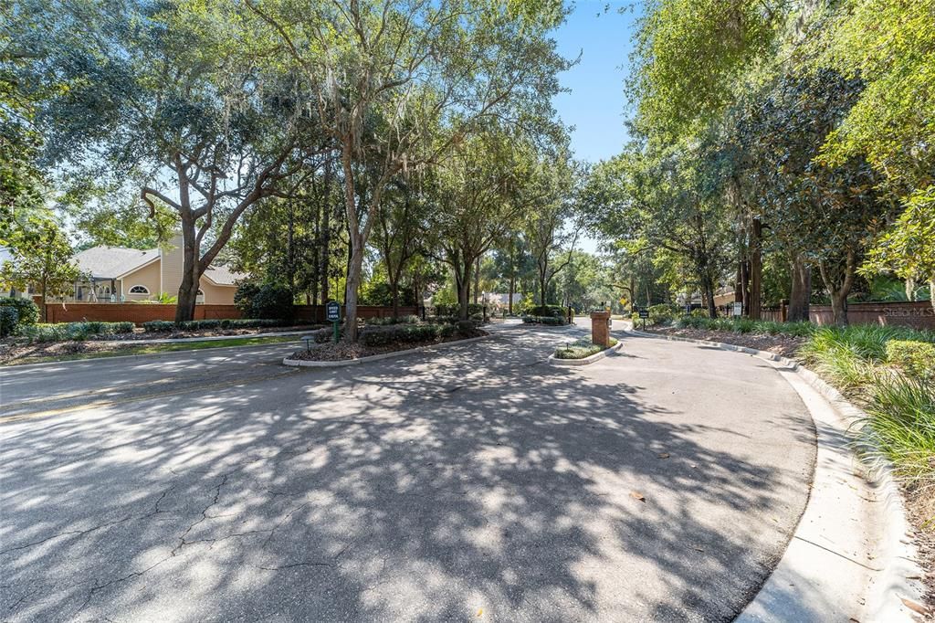Activo con contrato: $739,000 (4 camas, 3 baños, 3037 Pies cuadrados)