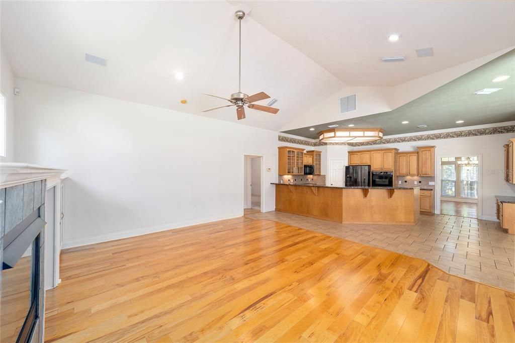 待售: $800,000 (4 贝兹, 3 浴室, 3037 平方英尺)