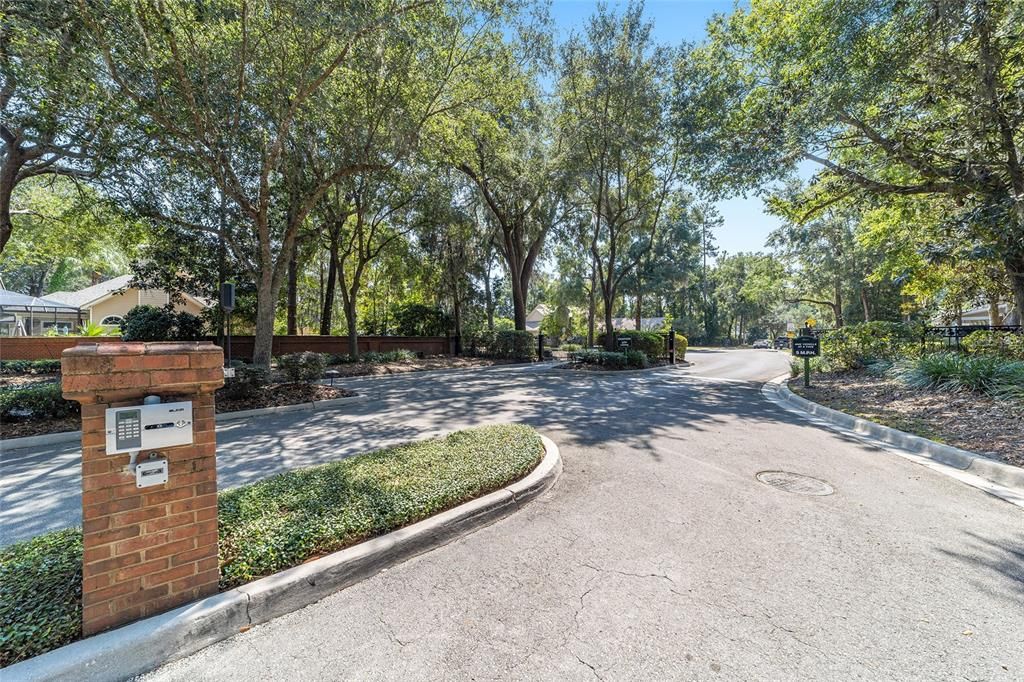 Activo con contrato: $739,000 (4 camas, 3 baños, 3037 Pies cuadrados)