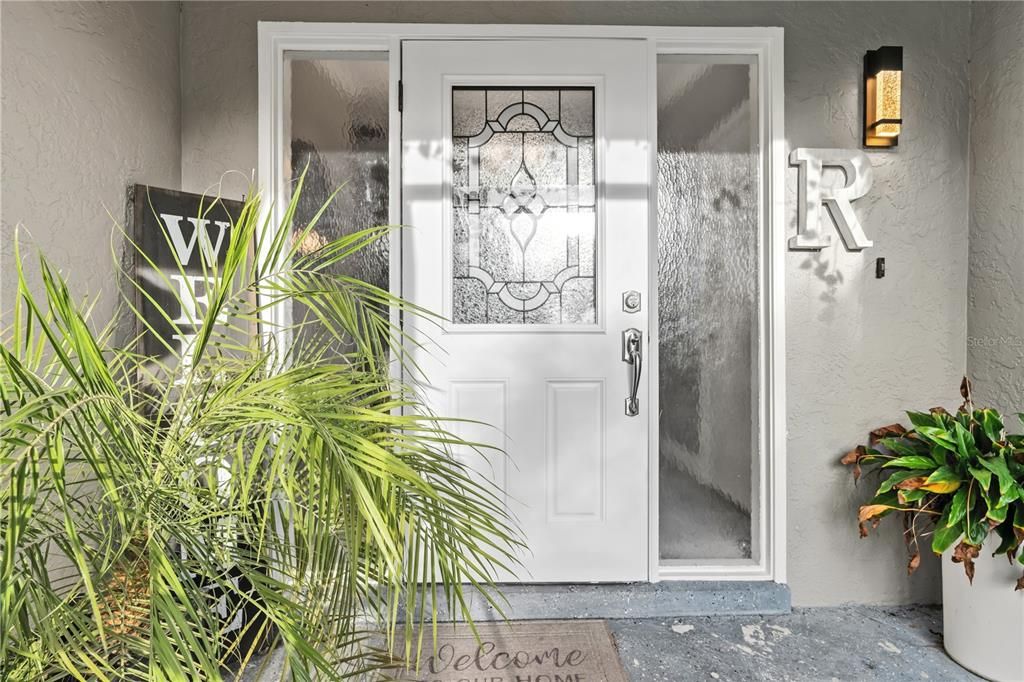 合同活跃: $478,000 (4 贝兹, 3 浴室, 2585 平方英尺)