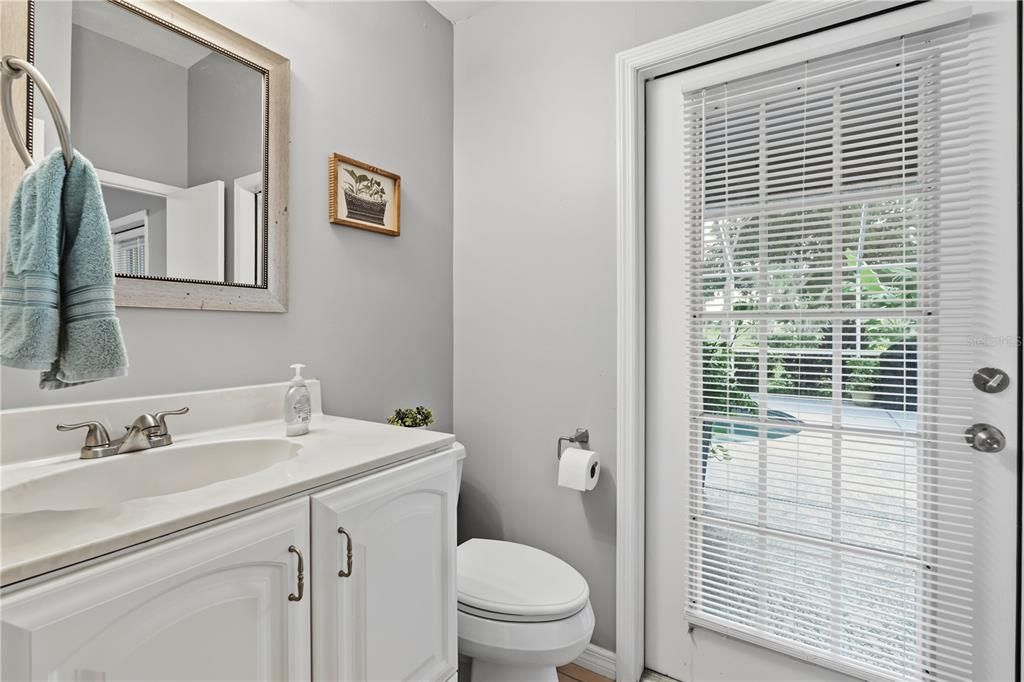 合同活跃: $478,000 (4 贝兹, 3 浴室, 2585 平方英尺)