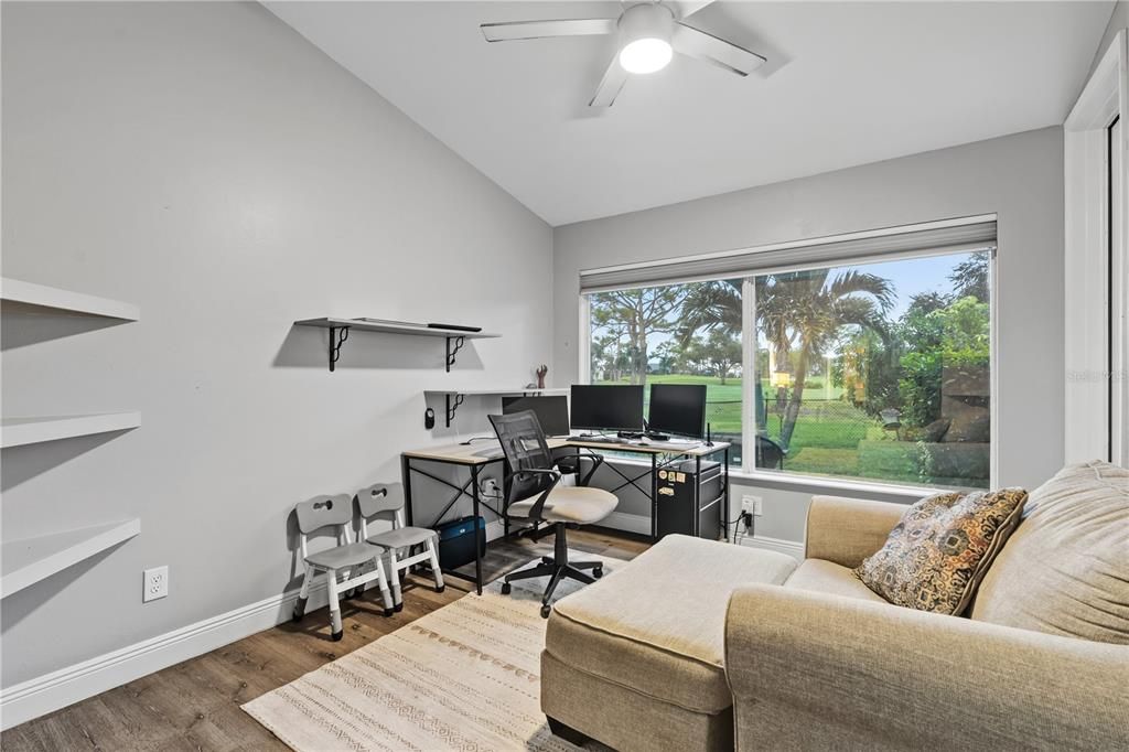 合同活跃: $478,000 (4 贝兹, 3 浴室, 2585 平方英尺)