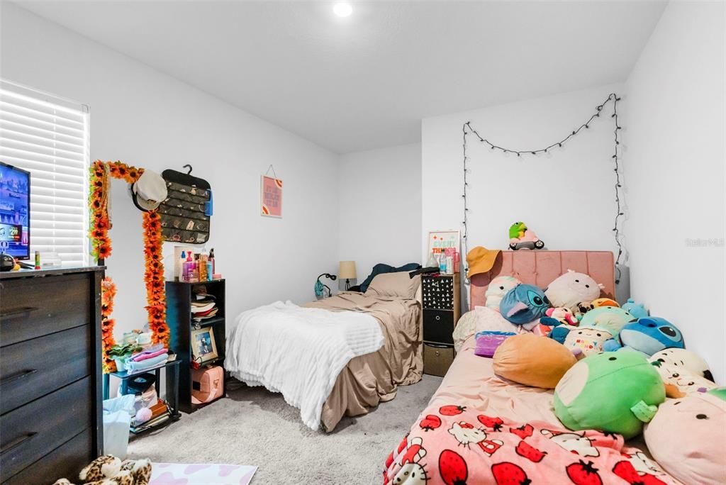 待售: $270,000 (4 贝兹, 2 浴室, 1867 平方英尺)