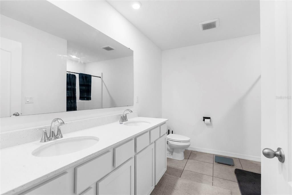 待售: $270,000 (4 贝兹, 2 浴室, 1867 平方英尺)