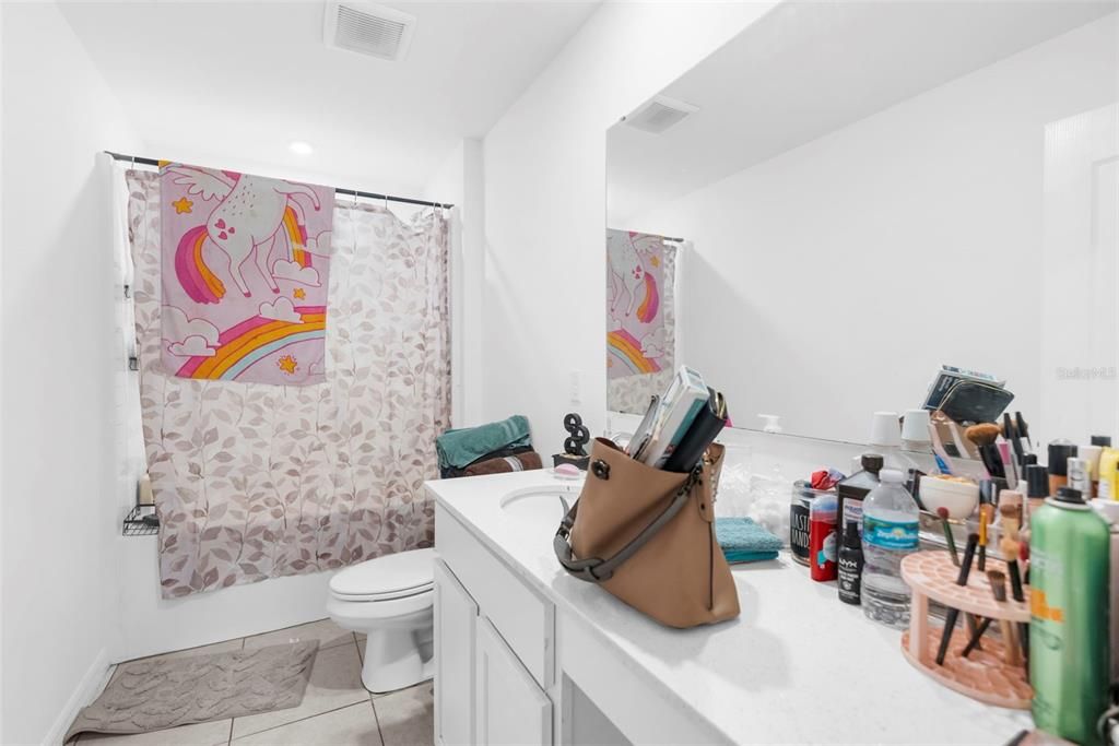 待售: $270,000 (4 贝兹, 2 浴室, 1867 平方英尺)