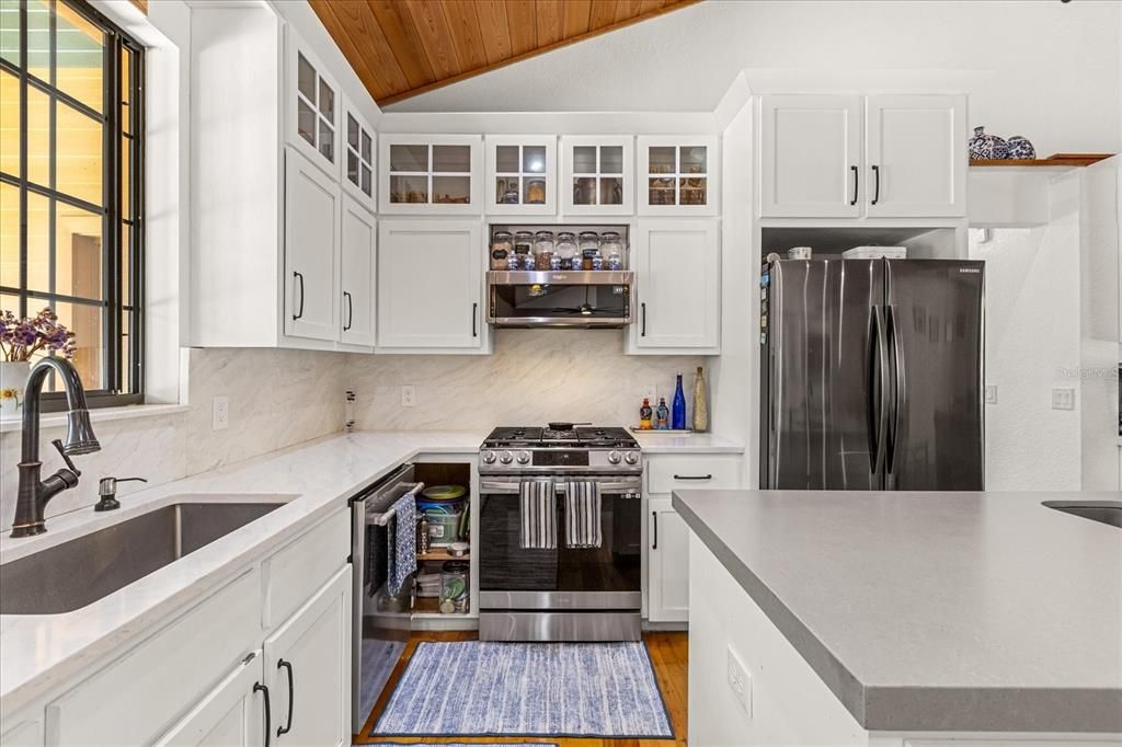 На продажу: $1,200,000 (7 спален, 5 ванн, 4356 Квадратных фут)