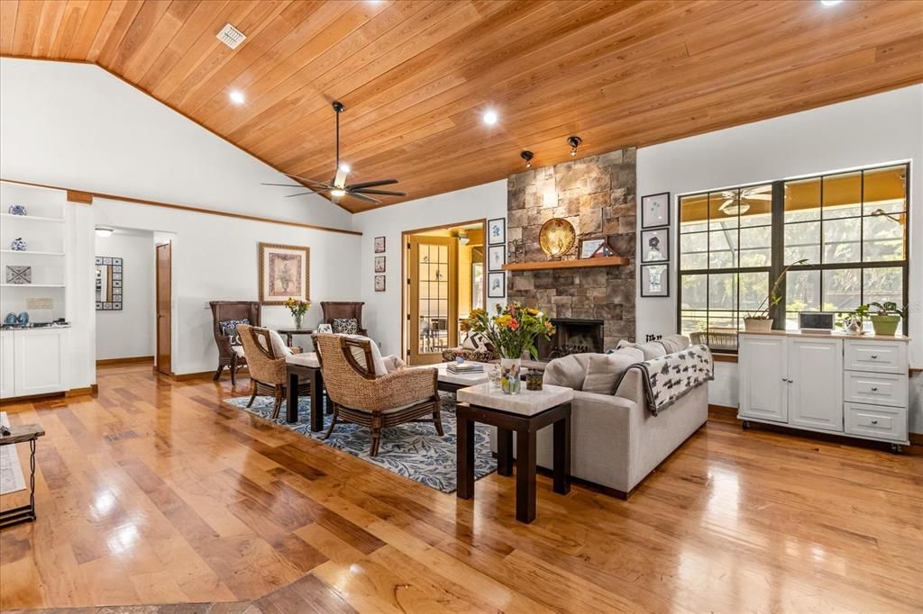 На продажу: $1,200,000 (7 спален, 5 ванн, 4356 Квадратных фут)