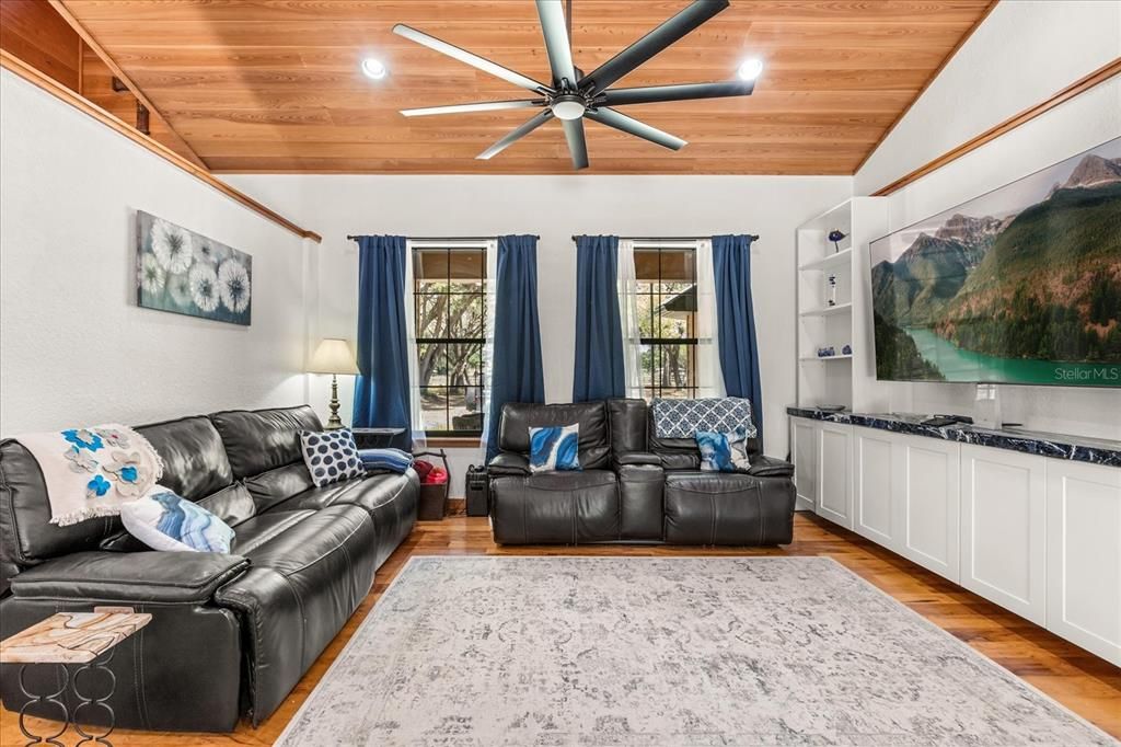 На продажу: $1,200,000 (7 спален, 5 ванн, 4356 Квадратных фут)