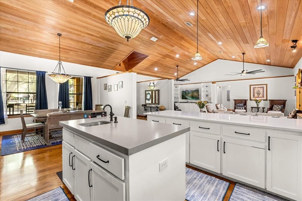 На продажу: $1,200,000 (7 спален, 5 ванн, 4356 Квадратных фут)