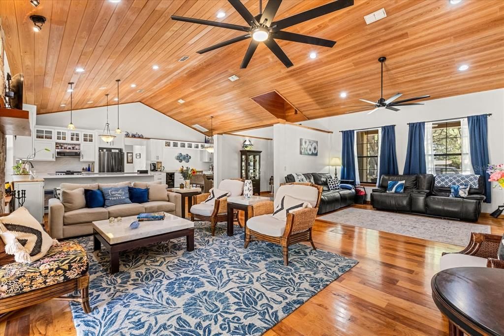 На продажу: $1,200,000 (7 спален, 5 ванн, 4356 Квадратных фут)