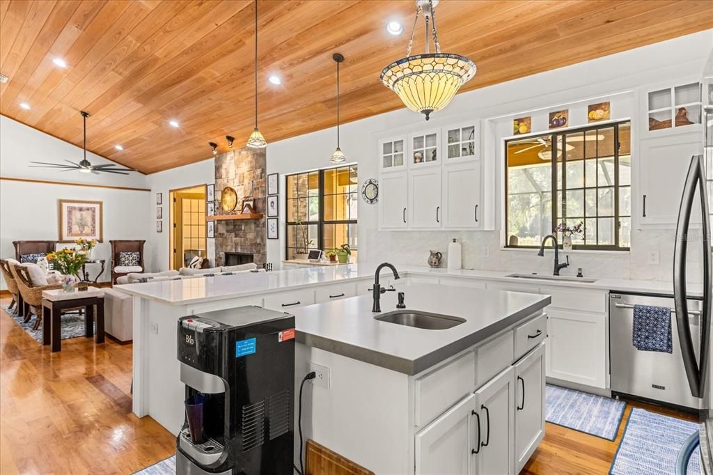 На продажу: $1,200,000 (7 спален, 5 ванн, 4356 Квадратных фут)