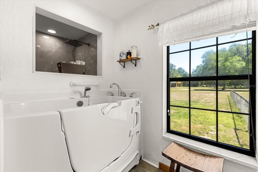 На продажу: $1,200,000 (7 спален, 5 ванн, 4356 Квадратных фут)