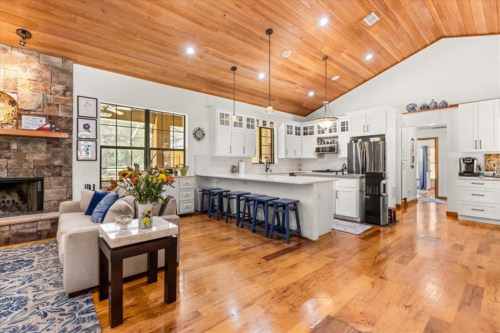 На продажу: $1,200,000 (7 спален, 5 ванн, 4356 Квадратных фут)