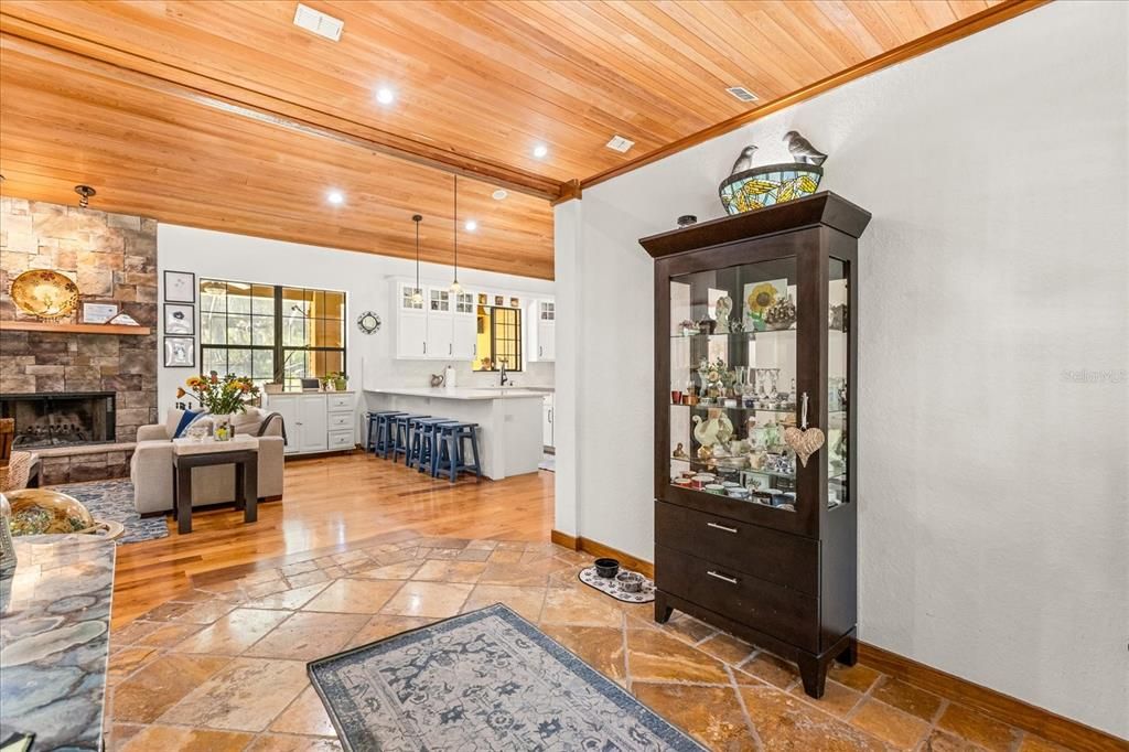 На продажу: $1,200,000 (7 спален, 5 ванн, 4356 Квадратных фут)