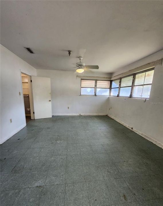 En Venta: $289,900 (5 camas, 4 baños, 3175 Pies cuadrados)