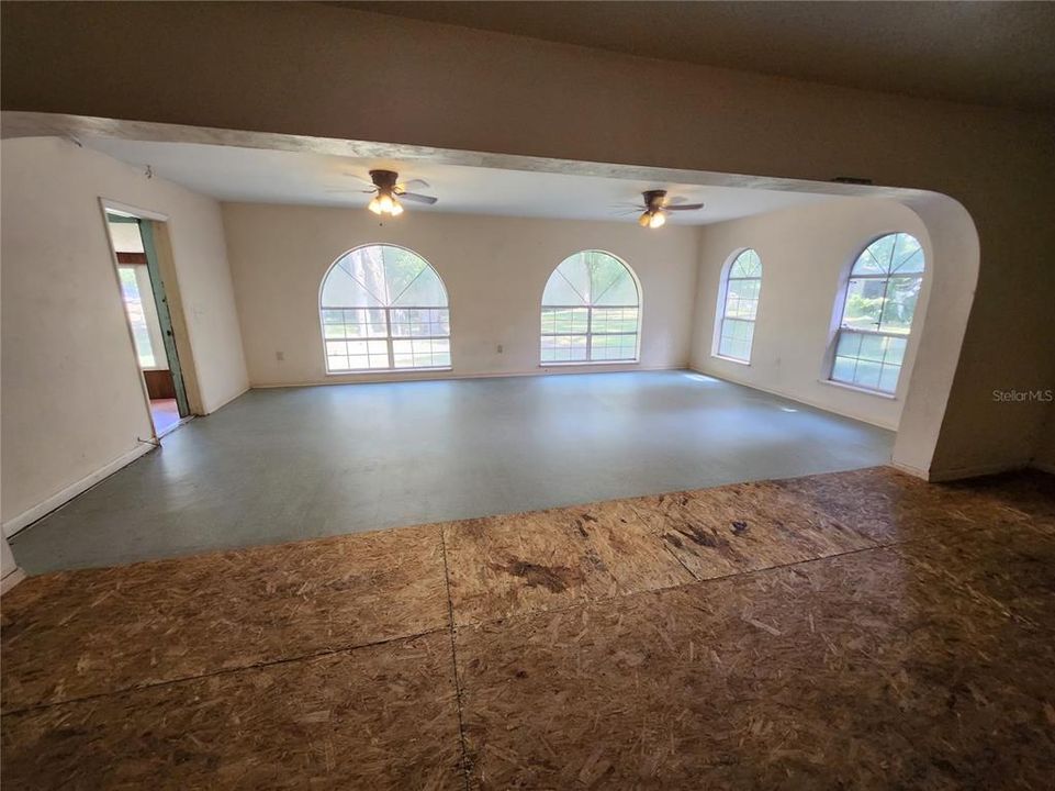 En Venta: $289,900 (5 camas, 4 baños, 3175 Pies cuadrados)