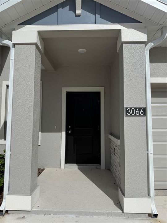 合同活跃: $1,800 (3 贝兹, 2 浴室, 1620 平方英尺)