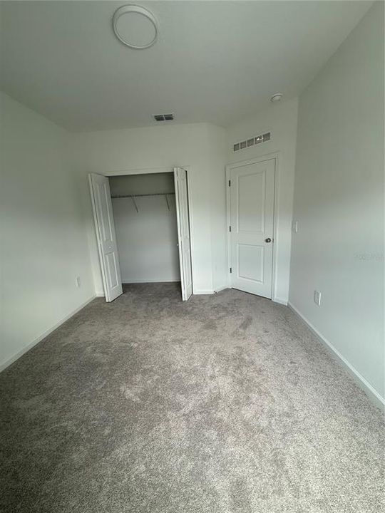 合同活跃: $1,800 (3 贝兹, 2 浴室, 1620 平方英尺)