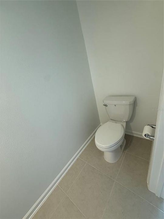 合同活跃: $1,800 (3 贝兹, 2 浴室, 1620 平方英尺)