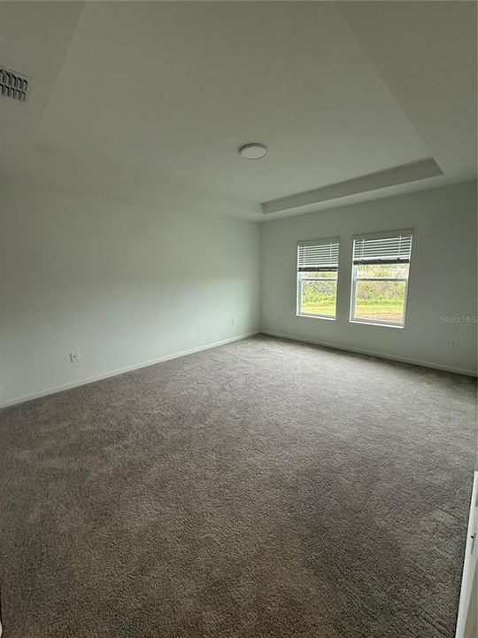 合同活跃: $1,800 (3 贝兹, 2 浴室, 1620 平方英尺)