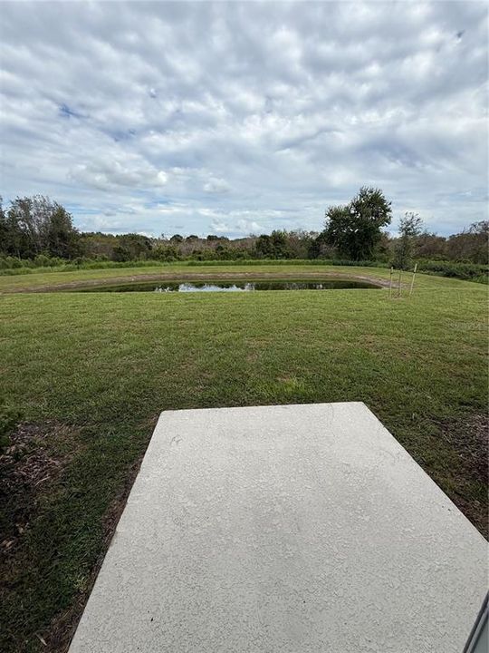 合同活跃: $1,800 (3 贝兹, 2 浴室, 1620 平方英尺)