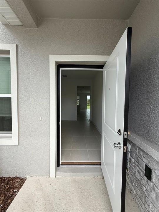 合同活跃: $1,800 (3 贝兹, 2 浴室, 1620 平方英尺)