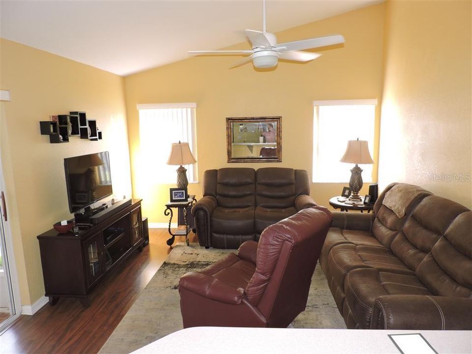 待售: $374,900 (3 贝兹, 2 浴室, 1752 平方英尺)