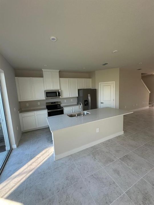 出租: $2,300 (3 贝兹, 2 浴室, 1674 平方英尺)