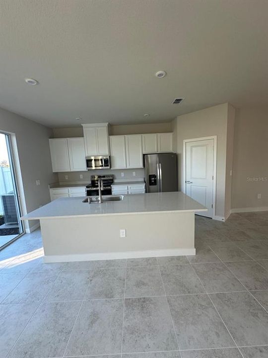 出租: $2,300 (3 贝兹, 2 浴室, 1674 平方英尺)