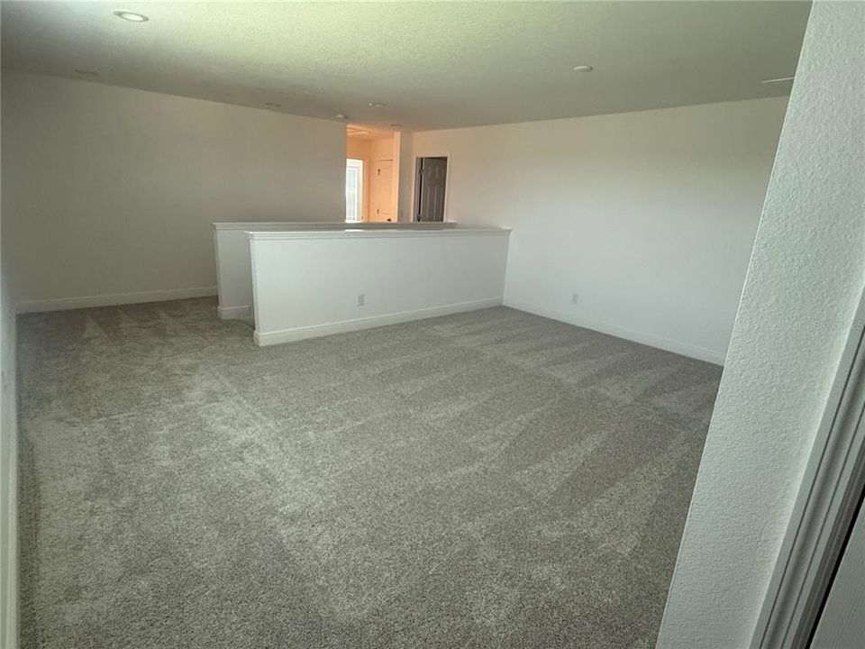 Под контрактом: $3,000 (4 спален, 2 ванн, 2924 Квадратных фут)