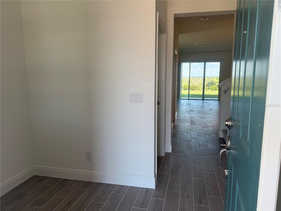 Под контрактом: $3,000 (4 спален, 2 ванн, 2924 Квадратных фут)