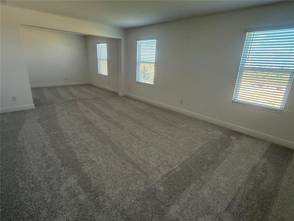 Под контрактом: $3,000 (4 спален, 2 ванн, 2924 Квадратных фут)