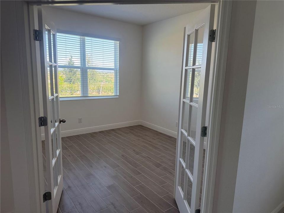 Под контрактом: $3,000 (4 спален, 2 ванн, 2924 Квадратных фут)