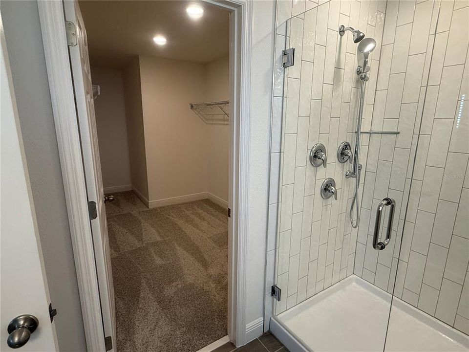 Под контрактом: $3,000 (4 спален, 2 ванн, 2924 Квадратных фут)