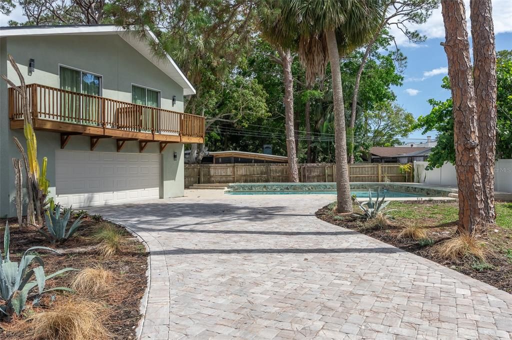 For Sale: $950,000 (4 beds, 2 baths, 2422 Square Feet)