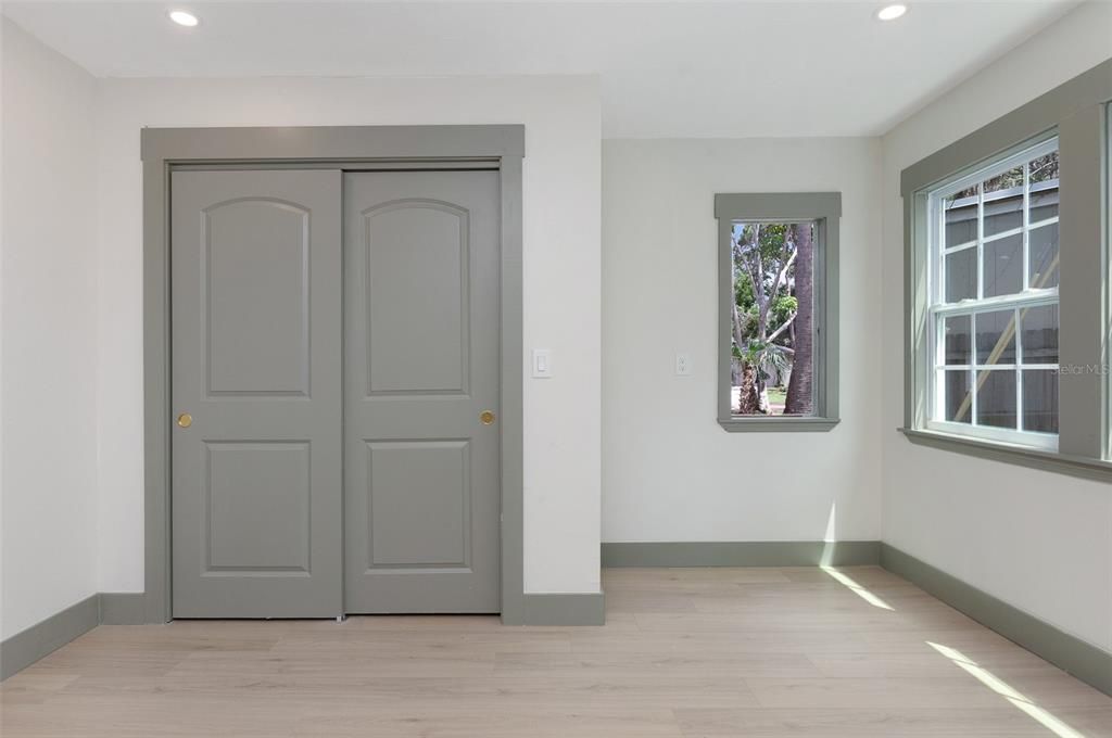 For Sale: $950,000 (4 beds, 2 baths, 2422 Square Feet)