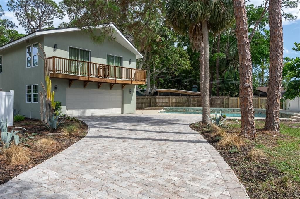 For Sale: $950,000 (4 beds, 2 baths, 2422 Square Feet)