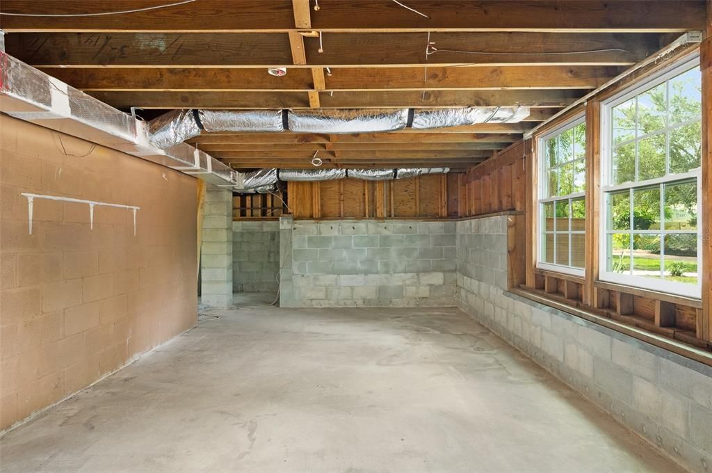 For Sale: $950,000 (4 beds, 2 baths, 2422 Square Feet)