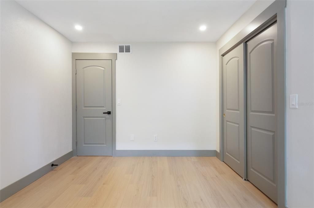 For Sale: $950,000 (4 beds, 2 baths, 2422 Square Feet)