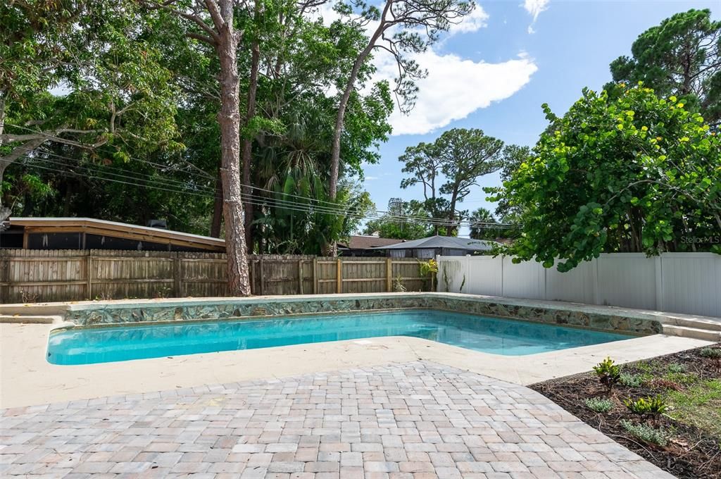 For Sale: $950,000 (4 beds, 2 baths, 2422 Square Feet)