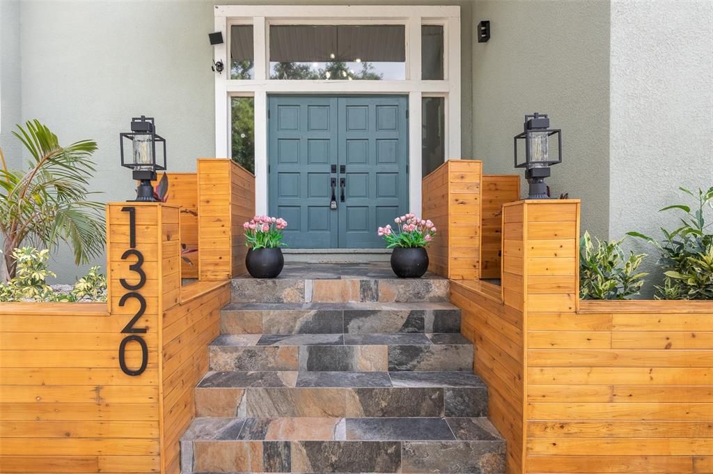 For Sale: $950,000 (4 beds, 2 baths, 2422 Square Feet)