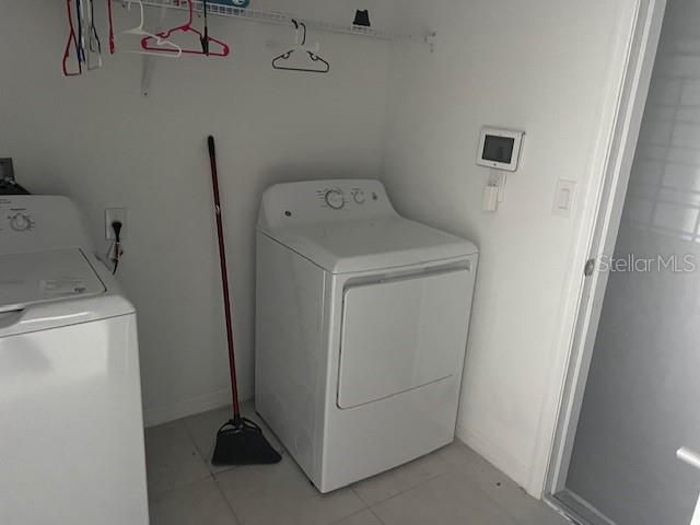 For Sale: $320,000 (4 beds, 2 baths, 1935 Square Feet)