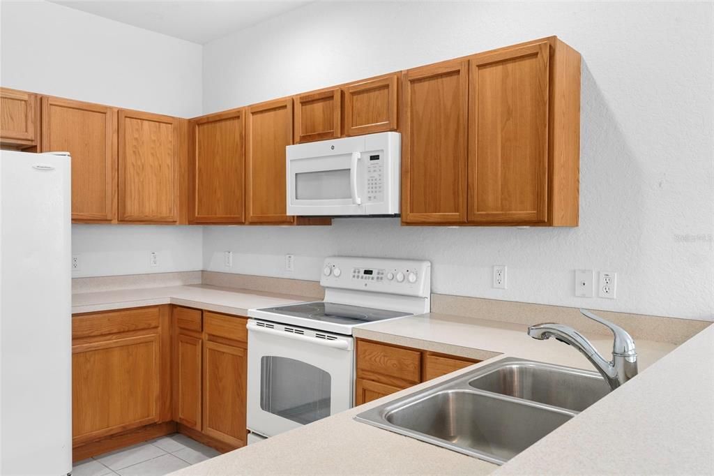 Active With Contract: $2,349 (3 beds, 3 baths, 2074 Square Feet)